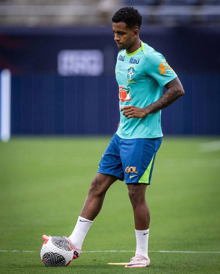 Una de los reglamentos es mantener una imagen seria en el exterior.