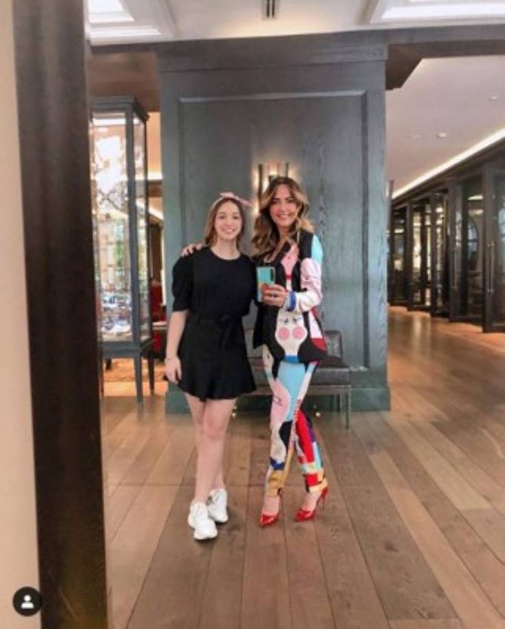 Mía y Nina no solo destacan por su belleza, que evidentemente heredaron de su madre, sino también por su talento.<br/><br/>