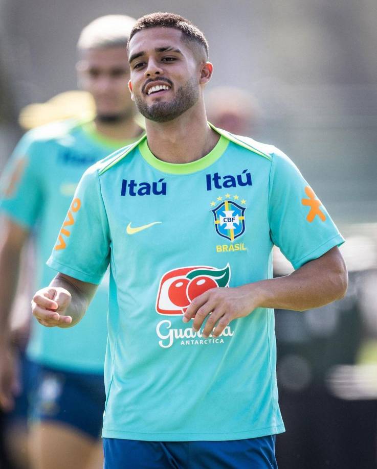 “Aquí en la Selección, el ciclo terminó. Soy Yan con el cabello negro, no cambia nada, sigo siendo el mismo”, expresó.