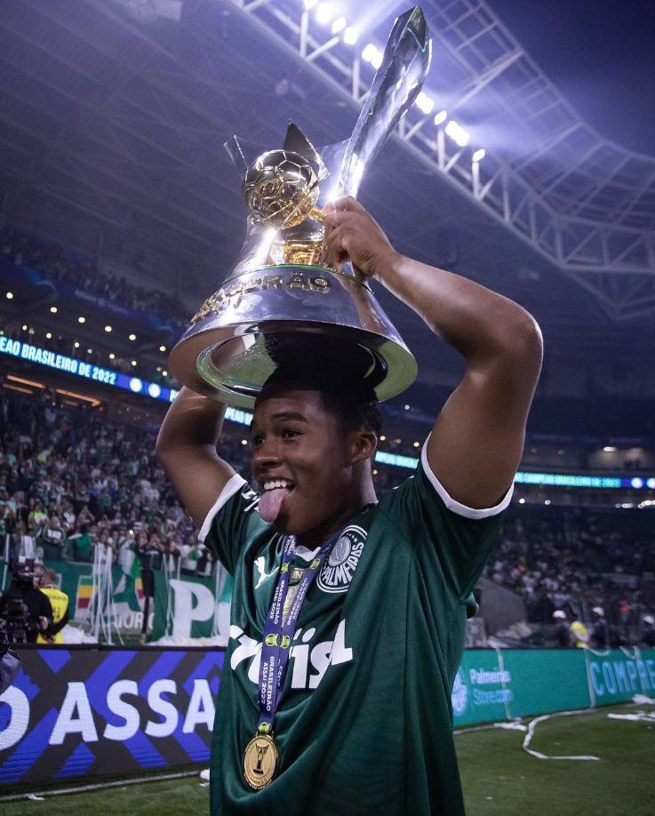 El técnico portugués Abel Ferreira y jugadores del Palmeiras le han mostrado su apoyo público, pero Endrick no tuvo acción en los dos últimos partidos.