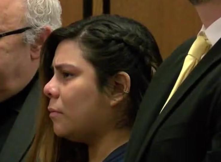 Cadena perpetua a madre que por irse de vacaciones dejó sola a su bebé hasta la muerte