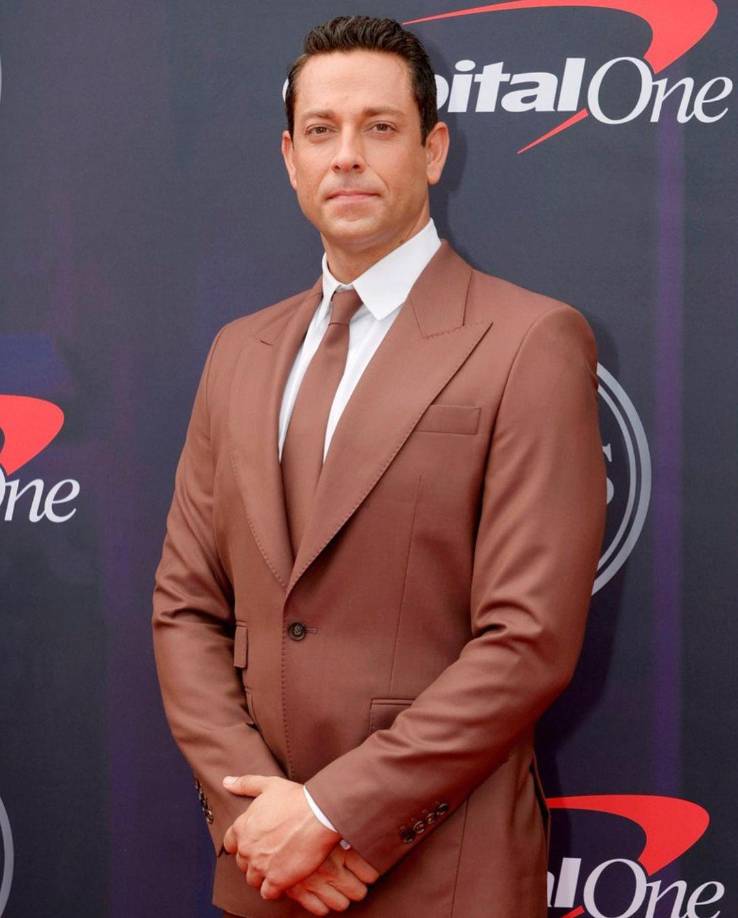 Levi es judío y en una entrevista a Relevant Magazine, dijo: “Creo que mi trabajo en set es primero, amar a las personas y ganar esa confianza con las personas que saben que realmente las amo y me preocupo por su bienestar, para que cuando se enfrenten a problemas, con suerte, en algún momento, vengan a mí y me pregunten: “¿De qué se trata tu paz? ¿De qué se trata tu consuelo? ¿De dónde obtienes tu amor? ¿De dónde obtienes tus talentos?’ Y puedo volverme hacia ellos y decir sin pestañear, ‘Jesucristo’”.