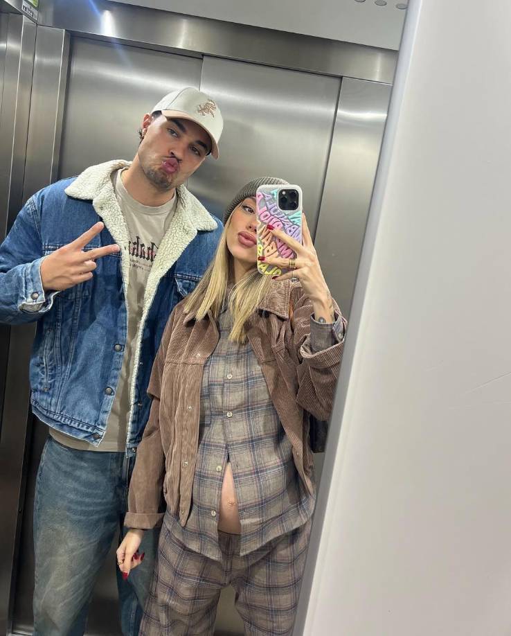 Según Alberto Pucho, reportero del programa Ni que fuéramos Shhh, Terelu acompañó a su hija al hospital pero se retiró más tarde. 