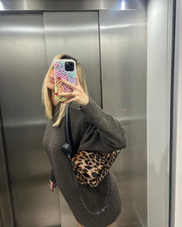 La llegada del bebé convierte a <b>Terelu Campos</b> y <b>Mar Flores</b> en abuelas. Ambas figuras públicas han mostrado su felicidad por el nacimiento, aunque con roles distintos en el proceso. 