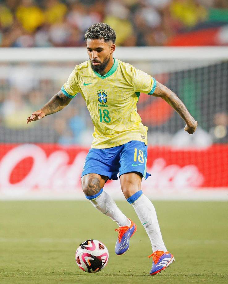 Por su parte, Dougas Luiz vive un buen momento en su carrera y actualmente se encuentra concentrado con la selección de Brasil para disputar la Copa América 2024. 