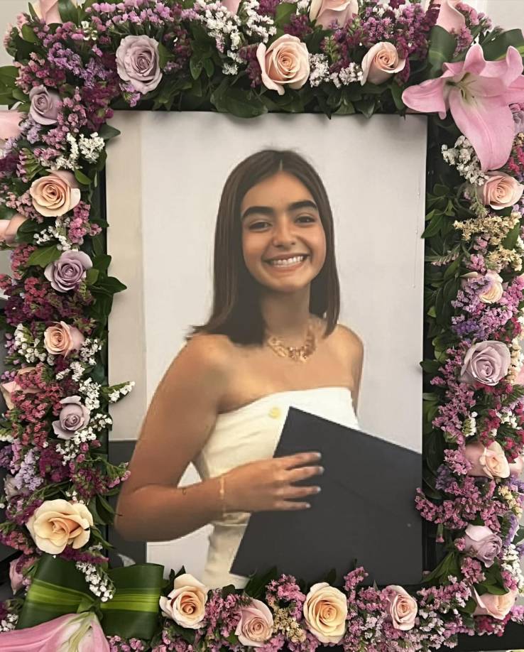 Sin embargo, cuando la relación terminó, el joven comenzó a acosarla y a pedirle que volvieran.