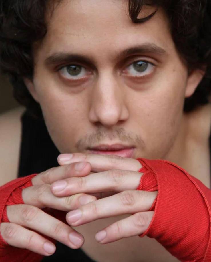 Según reportes de la fiscalía de Venezuela, Canserbero, elegido por la revista Rolling Stone como el mejor rapero en español no se suicidó, sino que fue asesinado en Venezuela en 2015.