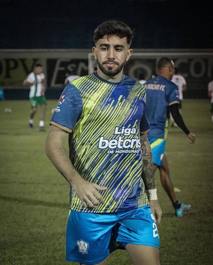 “Llevamos seis meses haciéndole ofertas y el agente está cerrado. Lo he platicado y he negociado, lo queremos”, dijo en Emilio Izaguirre sobre el tema de Auzmendi.