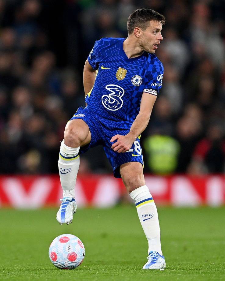 César Azpilicueta: Es el gran objetivo para reforzar la lateral por la banda derecha y así cubrir el puesto dejado por Dani Alves.. 