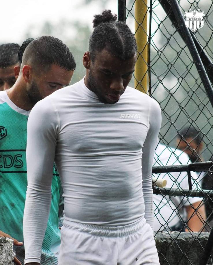 El presidente del Club Deportivo Vida anunció que el joven centrocampista Roger Sander será otro de los jugadores que se marcharán al fútbol de Europa. 