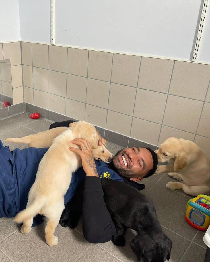 De hecho, se define a sí mismo como “un analfabeto financiero”. No sabía gestionar el dinero, y ello le hizo llegar a esta situación.