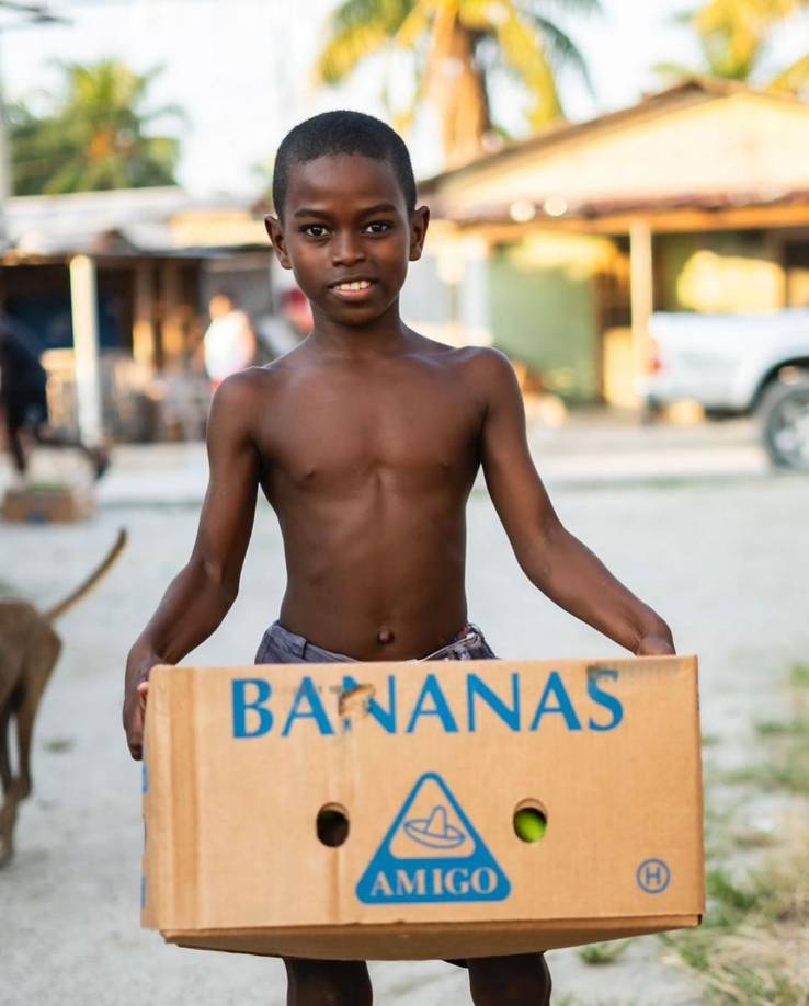 Los chicos mostraron su alegría ante el acto de beneficencia que hizo la Fundación Alberth Elis.