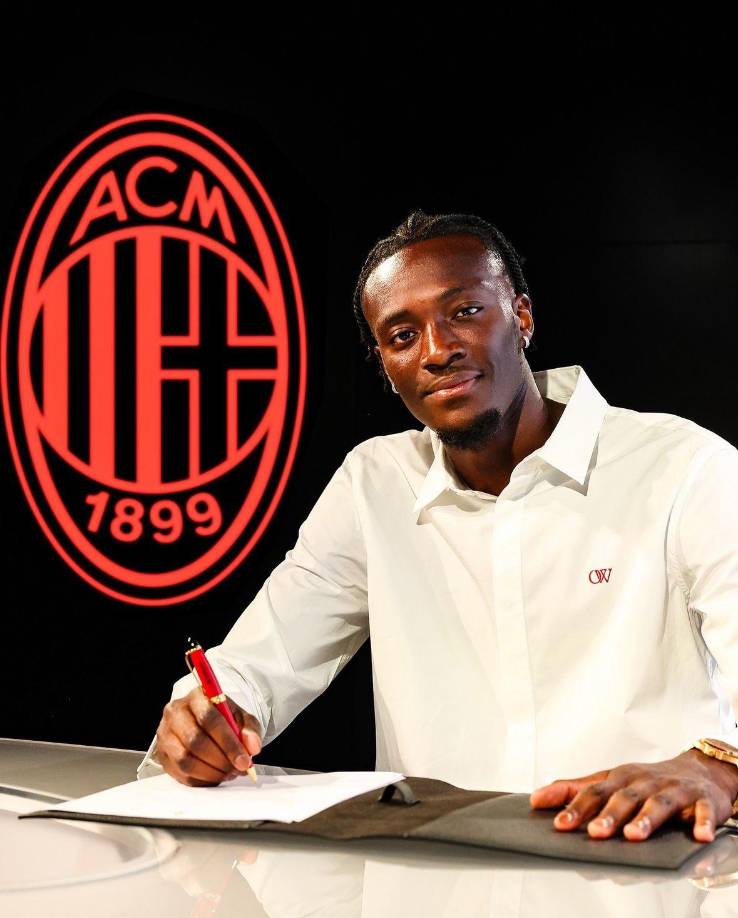 OFICIAL / El Milan anunció el fichaje de Tammy Abraham, que llega cedido procedente de la Roma.