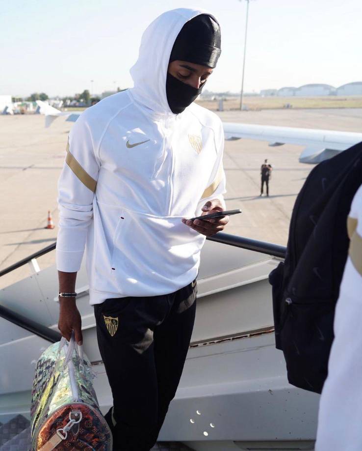 En 2019, el Sevilla decidió apostar por él y pagar 25 millones de euros, la incorporación más cara de la historia del club andaluz hasta ese momento.