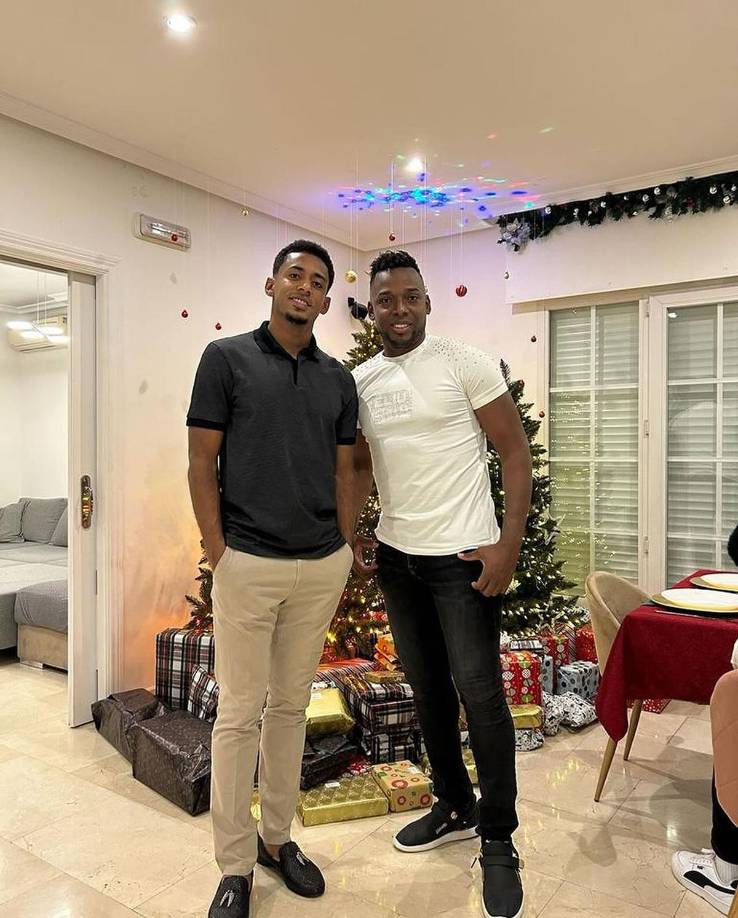 El delantero de la Selección de Honduras compartió también con amigos en la Nochebuena 2023.