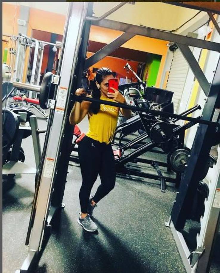 Cuando se acercan las competencias entrena en el gimnasio Gold Team Gym de la colonia Universidad de San Pedro Sula y en el día a día lo hace en Muscle Gym de El Progreso.