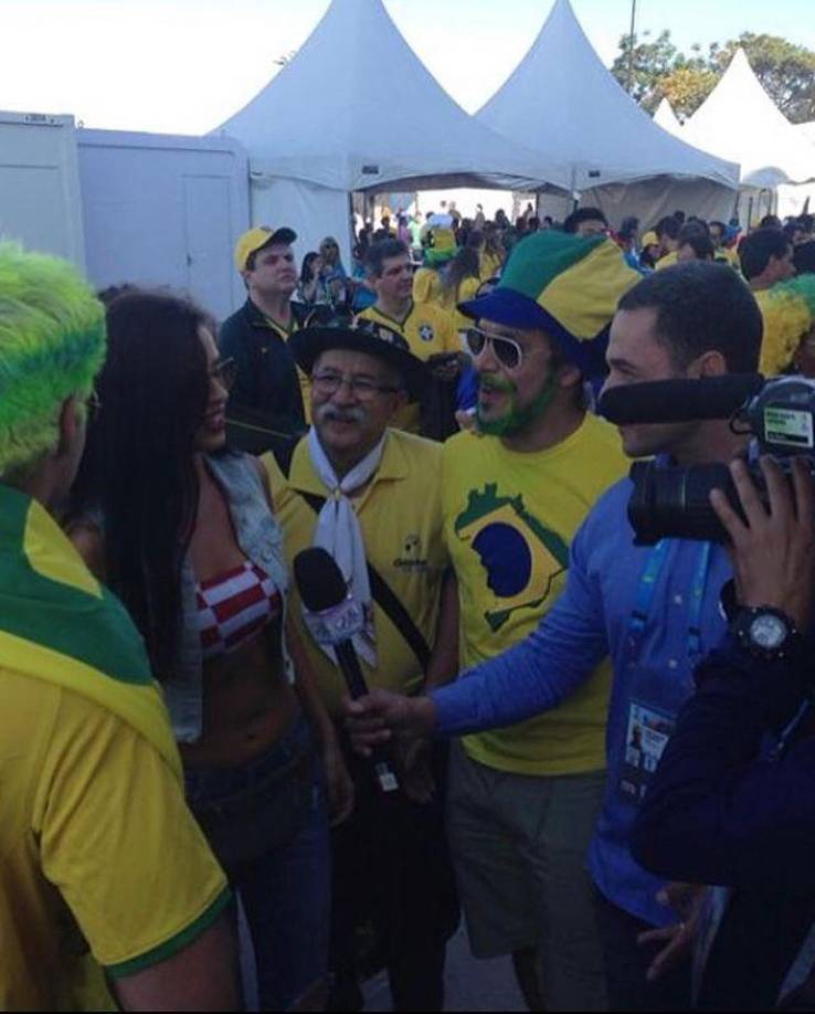 En donde compartió con cientos de aficionados la fiebre mundialista.