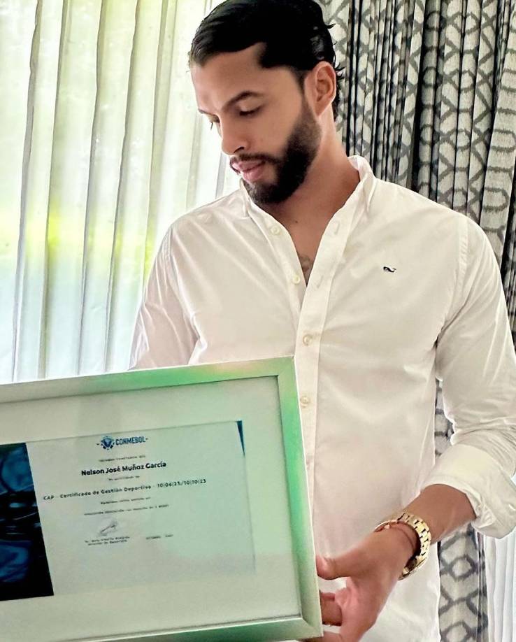 “Profesionalizar las actividades es clave en esta nueva era donde la demanda del medio deportivo, las instituciones y los mismos deportistas exigen otra preparación dirigencial. Terminado el diplomado en GESTIÓN DEPORTIVA, impartido por el programa de la confederación sudamericana de fútbol (CONMEBOL)”, destacó Nelson Muñoz sobre su diploma.