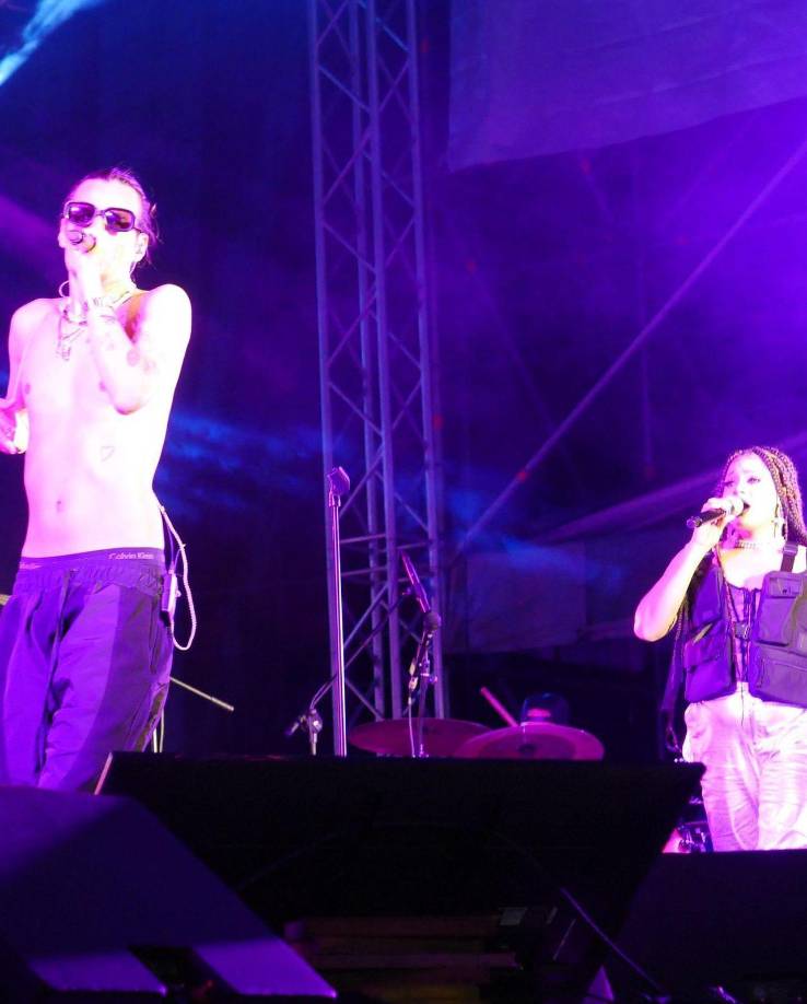 La catracha cumplió su sueño tras compartir escenario con el famoso artista venezolano. Estas son algunas de las fotografías del concierto de anoche en Tegucigalpa: 