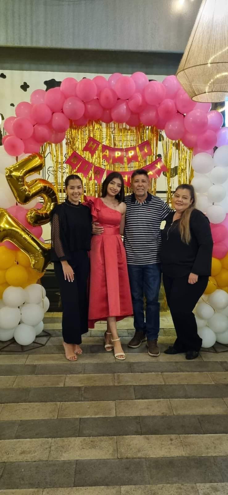 Sofía Hernández Salinas celebra sus quince primaveras junto a sus seres queridos