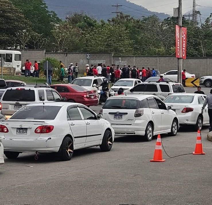 Los responsabilizo a ellos: taxista asesinado en la terminal alertó a su familia