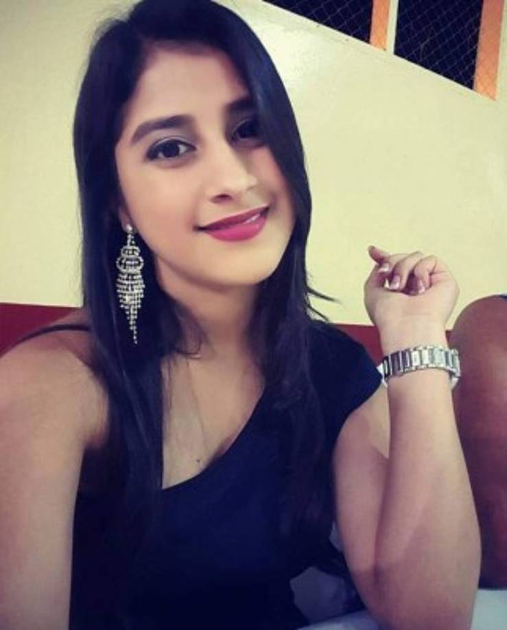 Ella es Ana Indira Reyes, la bella hija de exfutbolista hondureño que ha sido conquistada por un jugador hondureño. Conocé más de ella y del chico que le robó su corazón.<br/>