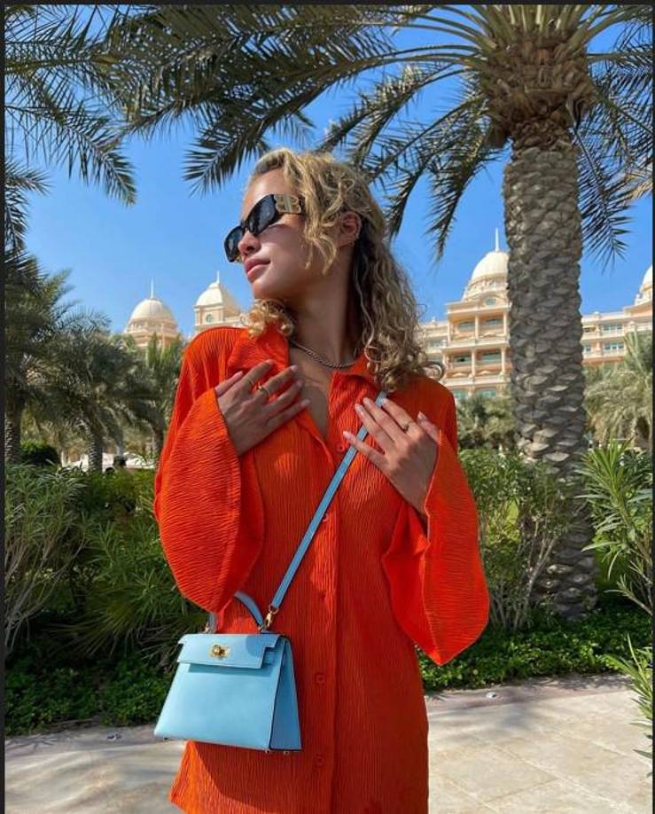 Stephanie Rose Bertram, quien anteriormente también había tenido una relación sentimental con Gregory Van der Wiel, exjugador del PSG.