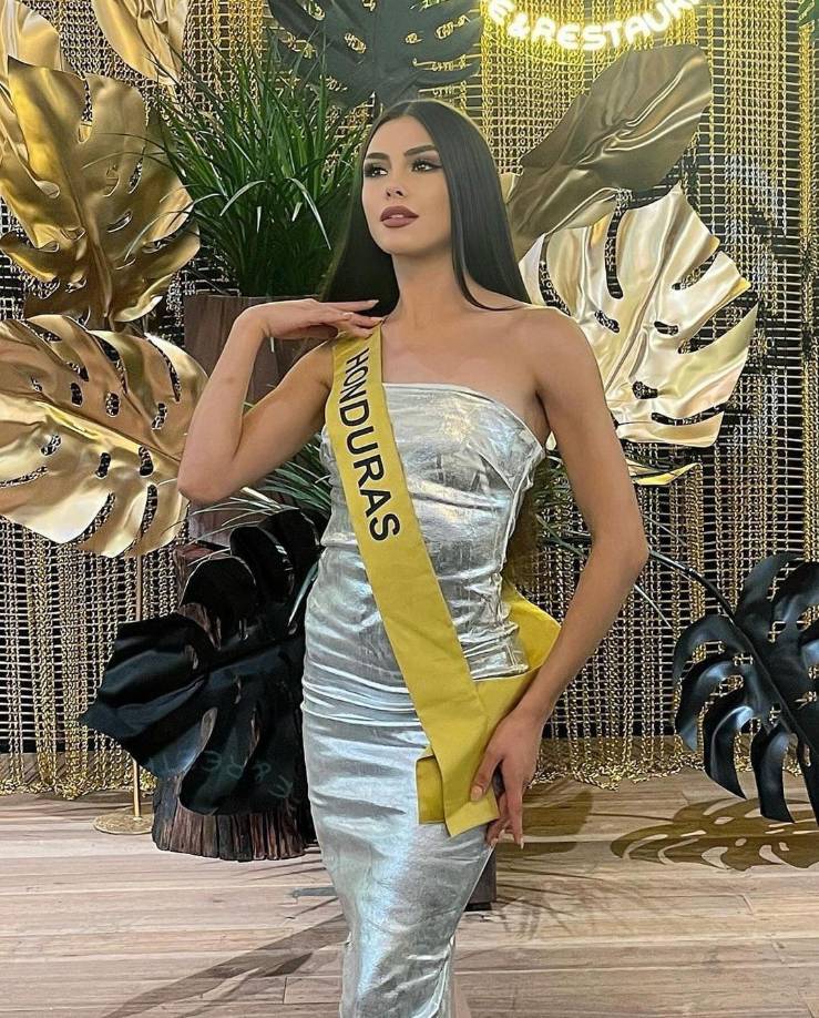 La bella Brittany Marroquín está prepara para la disputa del título este 25 de octubre en Ciudad Ho Chi Minh, al sur de Vietnam. Y la joven modelo busca dar a conocer la cultura hondureña con su espectacular traje típico por todo el mundo. 