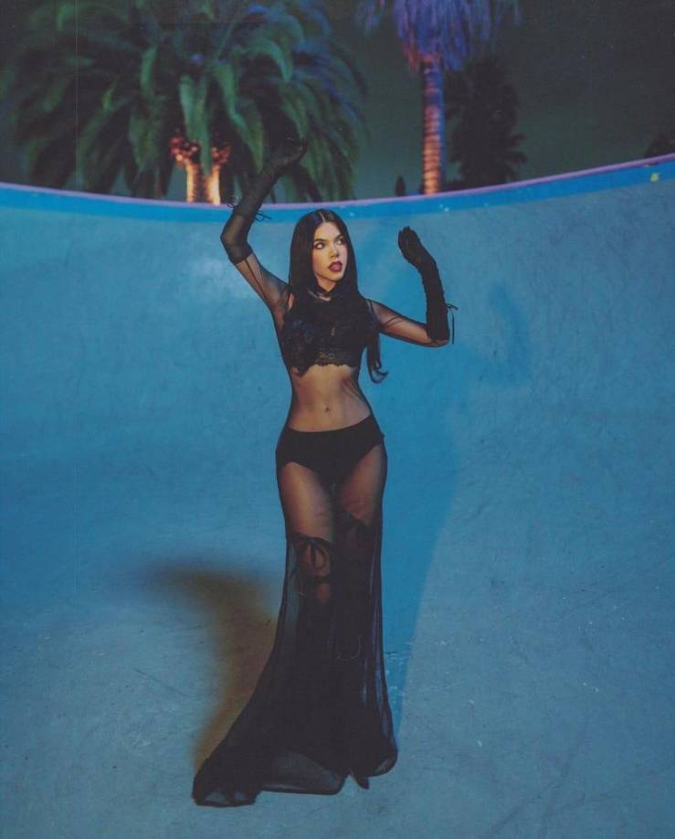 La canción, producida por JonTheProducer, y el video, a cargo de Daniel Eguren, de inmediato generaron alegría en los ‘keninis’ una forma tierna que se hacen llamar los fans de la cantante. 