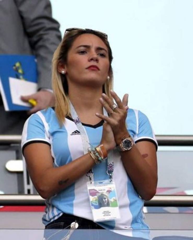 Rocío Oliva se hizo presente en el estadio Kazan Arena para acompañar a Maradona.