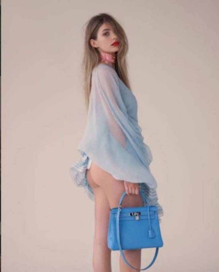 Al parecer, DiCaprio de 43 años sigue un patrón a la hora de vincularse amorosamente con mujeres: modelos, rubias y mucho más jóvenes que él.