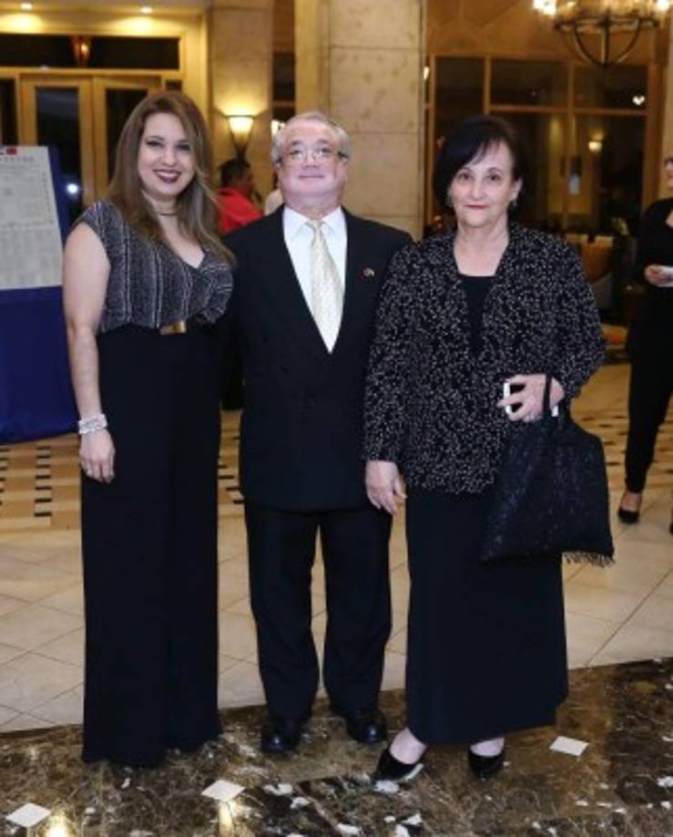 Reina Fonseca, Carlos Wong y Xiomara Martínez.