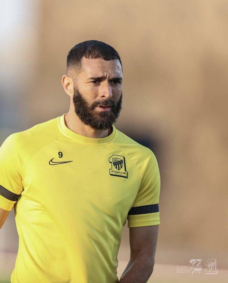 Fabrizio Romano señala que la liga de Arabia no quiere que Benzema se marche y están en reuniones para convencerle de que, si quiere marcharse del Al-Ittihad, tiene otras opciones en el torneo local y no descarta la propuesta del Olympique.