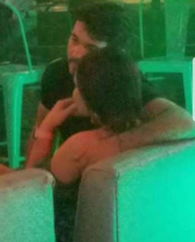 Malubi Paz fue captada con otro chico en una discoteca de Tegucigalpa con motivo de su cumpleaños. La persona con la que empezaría a salir la chica es Óscar Herrera, actor hondureño y miembro del Partido Liberal.