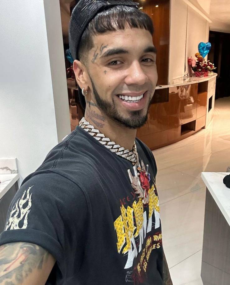 Anuel no se quedó allí y continuó en su escrito para Arcángel.