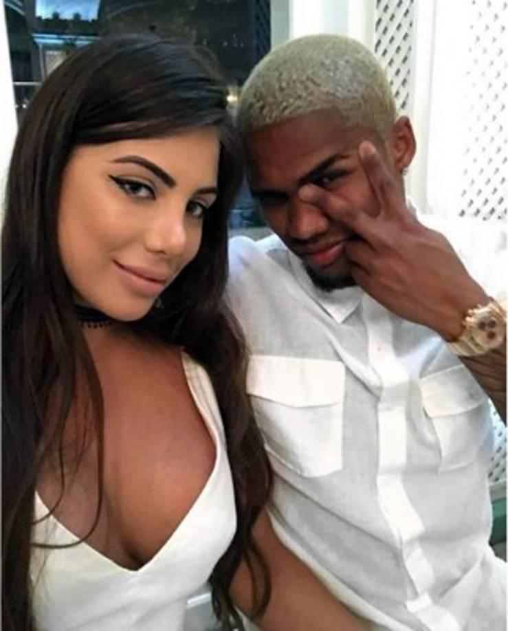 El futbolista y la modelo brasileña están casados desde 2014. Llegaron a Turín el año pasado a cambio de 46 millones de euros tras dos temporadas en el Bayern Múnich.