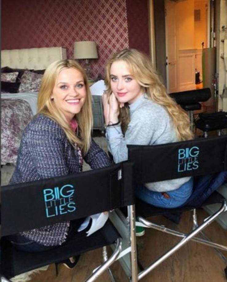 Y es que la primogénita de Reese Witherspoon y su ex Ryan Phillippe, también han impactado con el parecido, muchos opinan que más que madre e hija parecen gemelas idénticas.