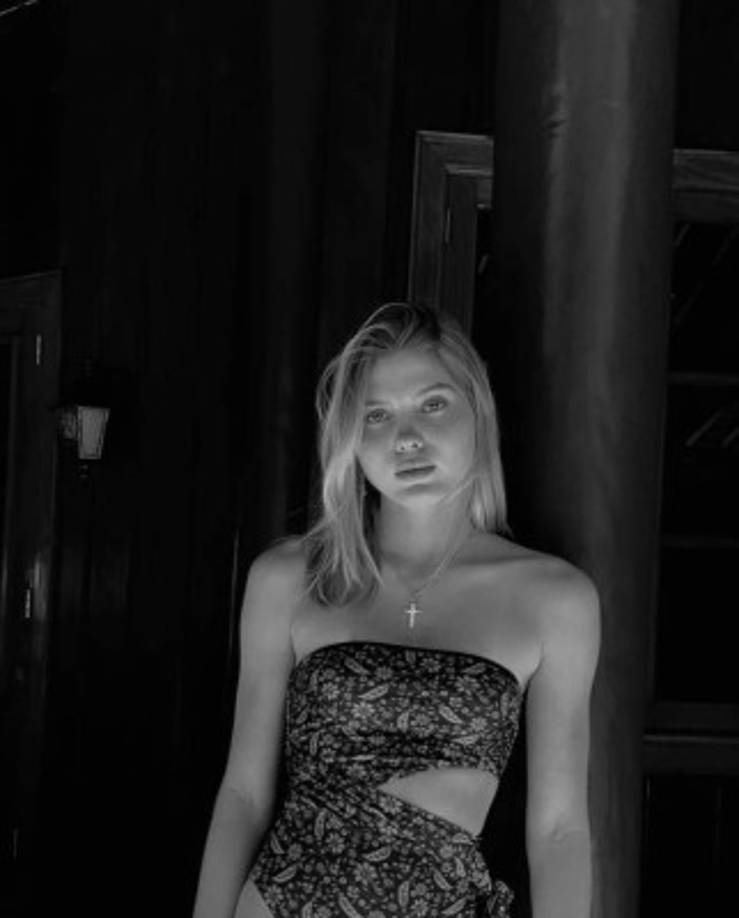 Ella es Cristina Iglesias la gemela mayor (por siete minutos) disfruta de los viajes al igual que su hermana por ciudades como Miami, Florida, Nueva York, Marbella, Mónaco.<br/>