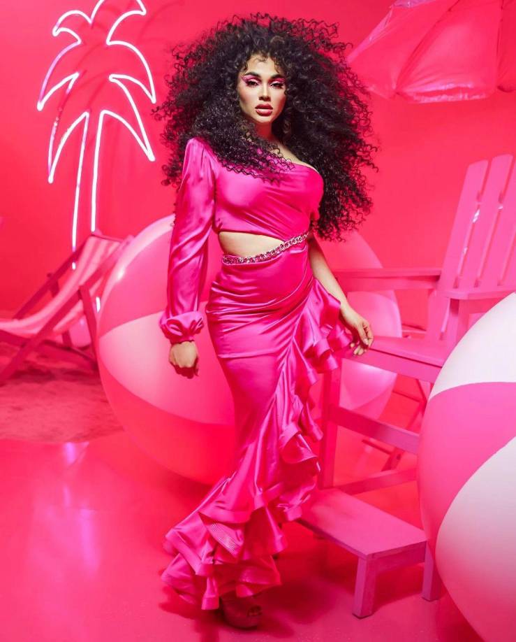 Cabe destacar que la artista Cesia Sáenz es embajadora honoraria de Arte y Cultura de Honduras en México, y está en la mira de miles de personas. Éste evento no pasó desapercibido