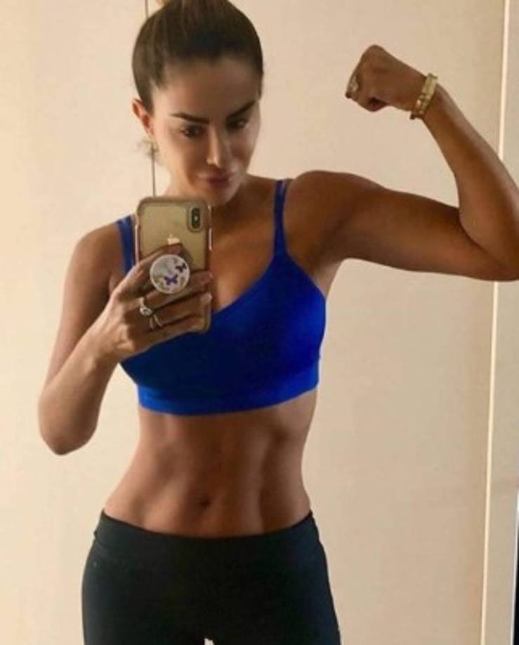 Actualmente Ninel se encuentra más feliz y agradecida con la vida. Su principal motor son sus hijos y trata por medio de sus redes sociales inspirar a otros.