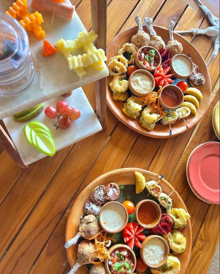 Asimismo disfruto de la gastronomía que el lugar ofrece. 