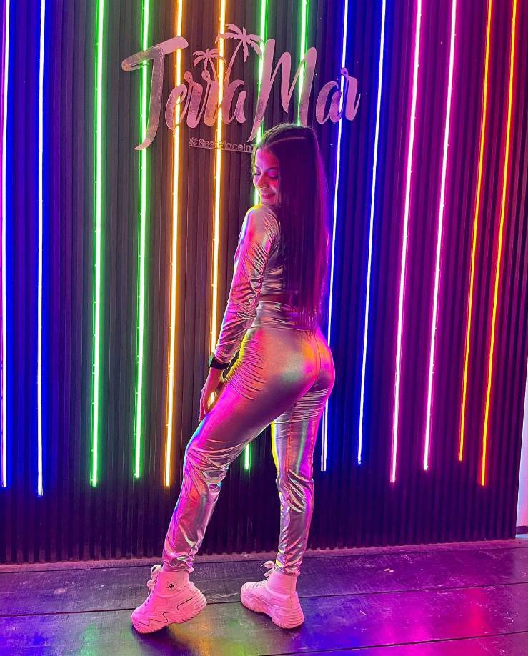 ”Desde pequeña siempre me ha gustado bailar pero al ver a profundidad otros grupos, academias, etc. Como era el mundo del baile y la música me enamoré”, dijo a LA PRENSA. 