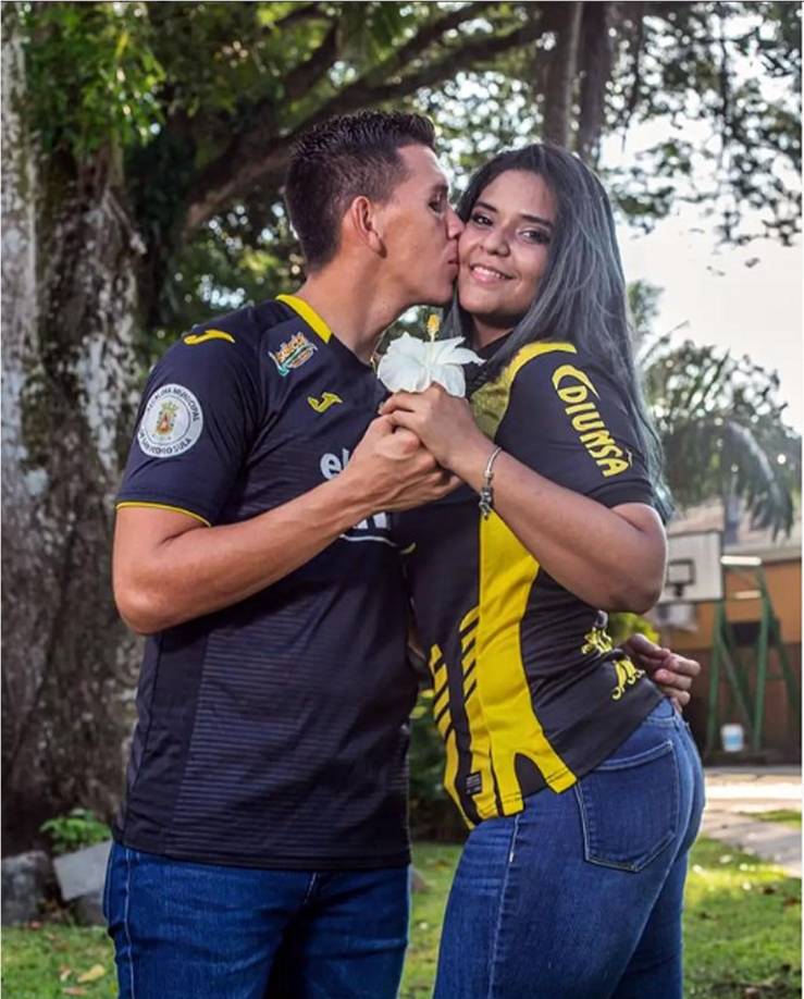 Abigail Arteaga - Ella es la futura esposa del portero del Real España, Michael Perelló.