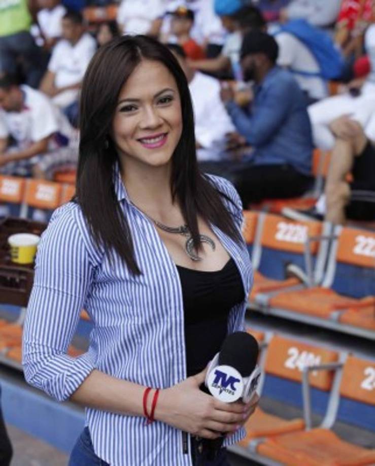 No cabe duda que Zambrano es de las comunicadoras más guapas de Honduras.