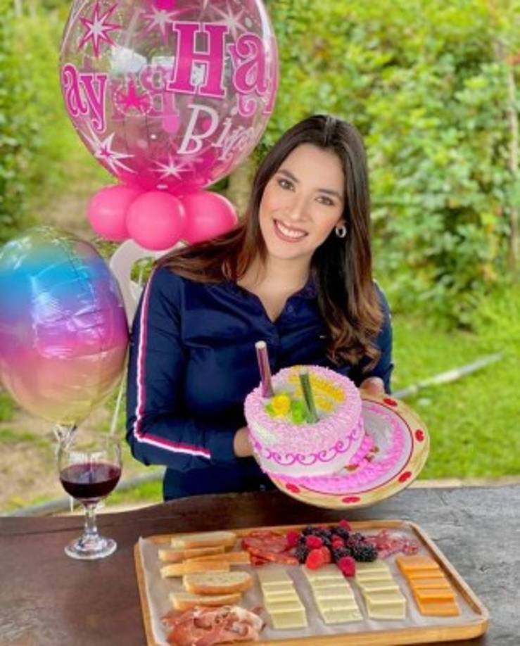 La presentadora hondureña publicó todos sus pasteles en su cuenta oficial de Instagram.
