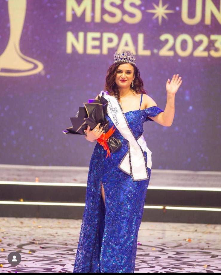 “Elegancia, ambición y aplomo”, estas fueron las palabras que empleó la organización del Miss Universo Nepal para presentar a su nueva representante, Jane Dipika Garrett, la primera reina de belleza de talla plus que competirá en el Miss Universo 2023. De esta forma, el certamen marca un hito.