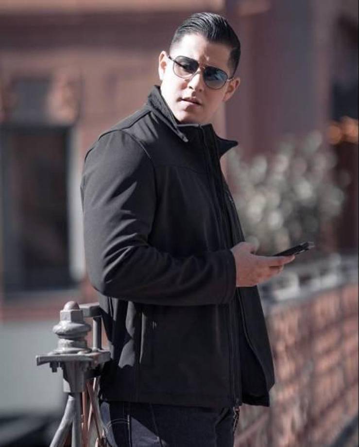 ”A mí me gusta una mujer tranquila, educada y con sentido del humor, pero que no salga mucho, porque yo no salgo mucho, y que le guste hacer ejercicio”, así describió a la mujer de sus sueños. 