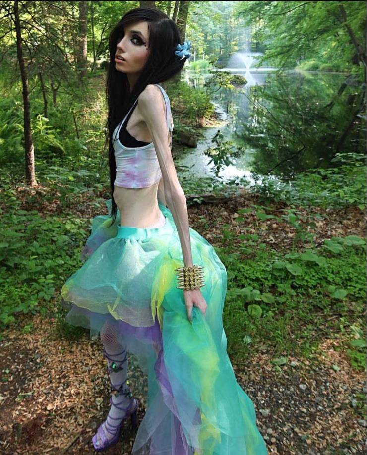 Sus inicios en internet se remontan al 2011 cuando creó su propio canal de YouTube, pero luego se fue sumergiendo en otras plataformas y hoy en día transmite regularmente en vivo en Twitch.