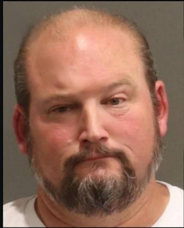 Jonhon fue detenido por la policía y fue acusado de vandalismo y se le impuso una multa de 5 mil dólares.