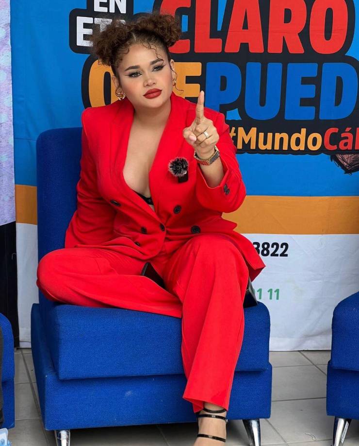 Y es que tras verse envuelta en polémica situción, la “Leona de Honduras” ha aclarado lo sucedido en la embajada hondureña, donde ella junto a otros funcionarios del gobierno de la presidenta Xiomara Castro realizaron un “fieston” con alcohol incluído.